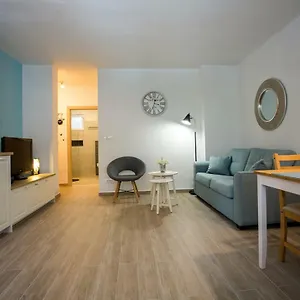  Apartment Cozy Coastal Gama