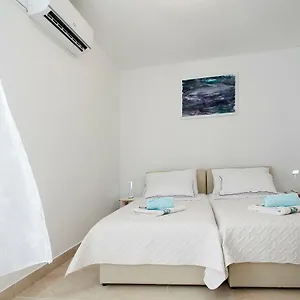  Apartment King's Garden